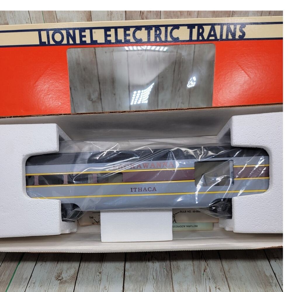 Lionel 6-19136 Lackawana Utica Passenger Car 1:48 O Scale Model Train Car